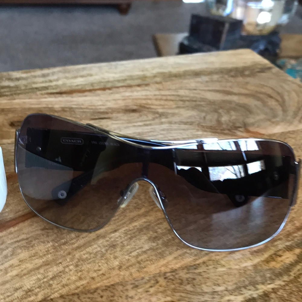Coach sunglasses, blk/grey. Perfect condition.